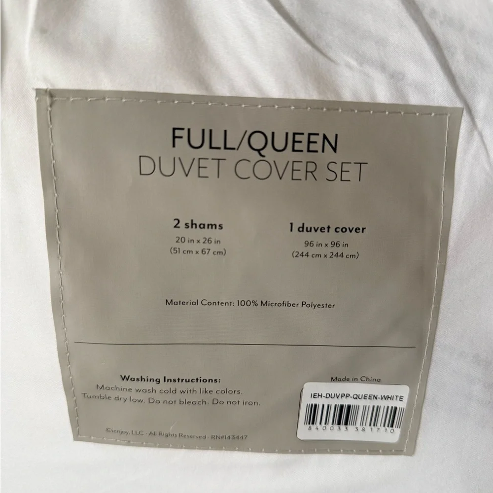 Pinch Pleat White Duvet Cover Set - Full/Queen Brand New
